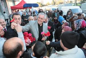 Remzi Aydın, Yeşilpınar Pazarında Lokma Dağıttı...